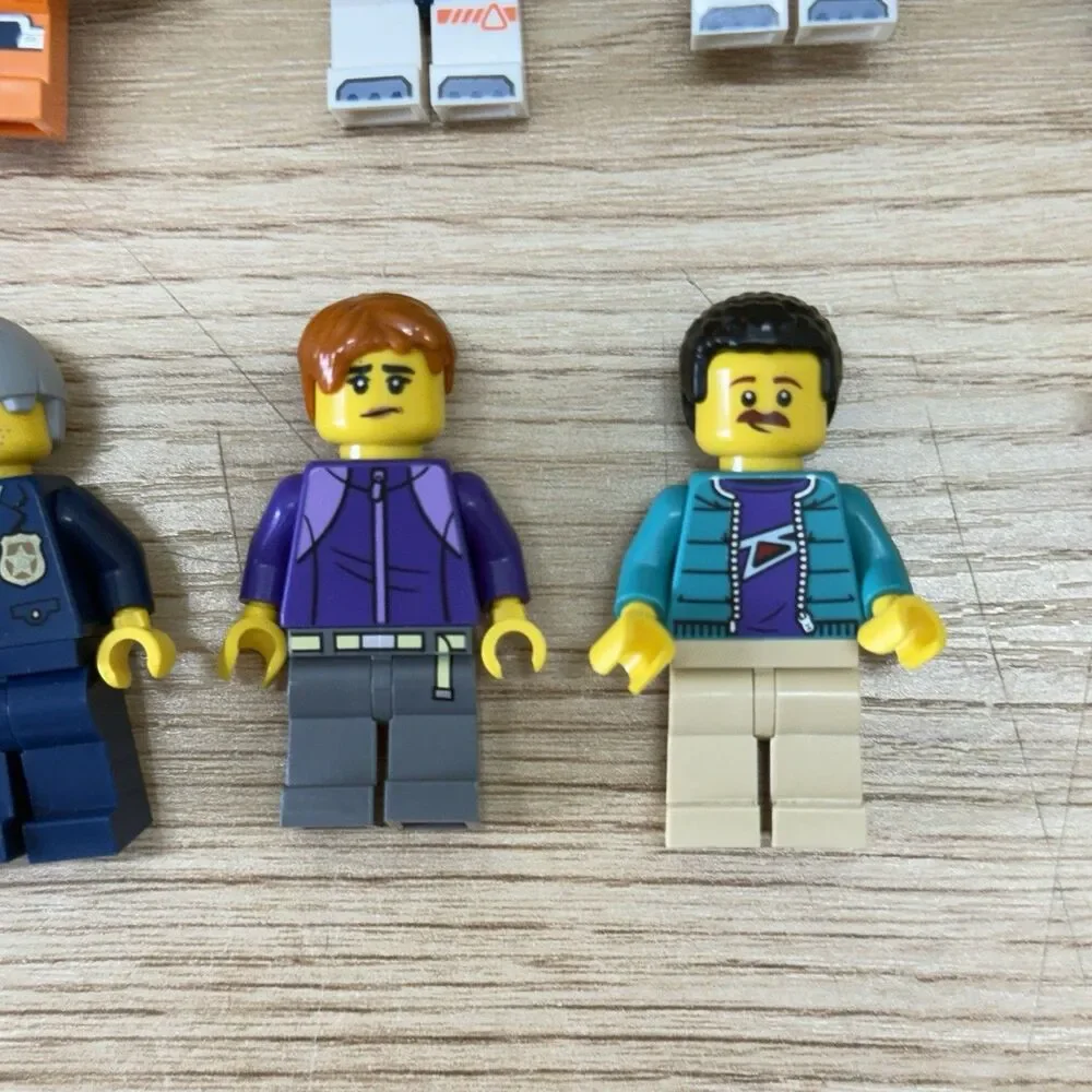 Lego Minifigures Lot Of 10 Lego City Baby Astronaut Police Diver Bulk Bundle - Picture 3 of 5